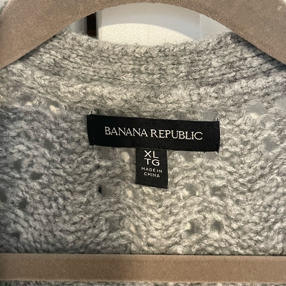 Banana Republic Cardigan - Picture 4 of 5